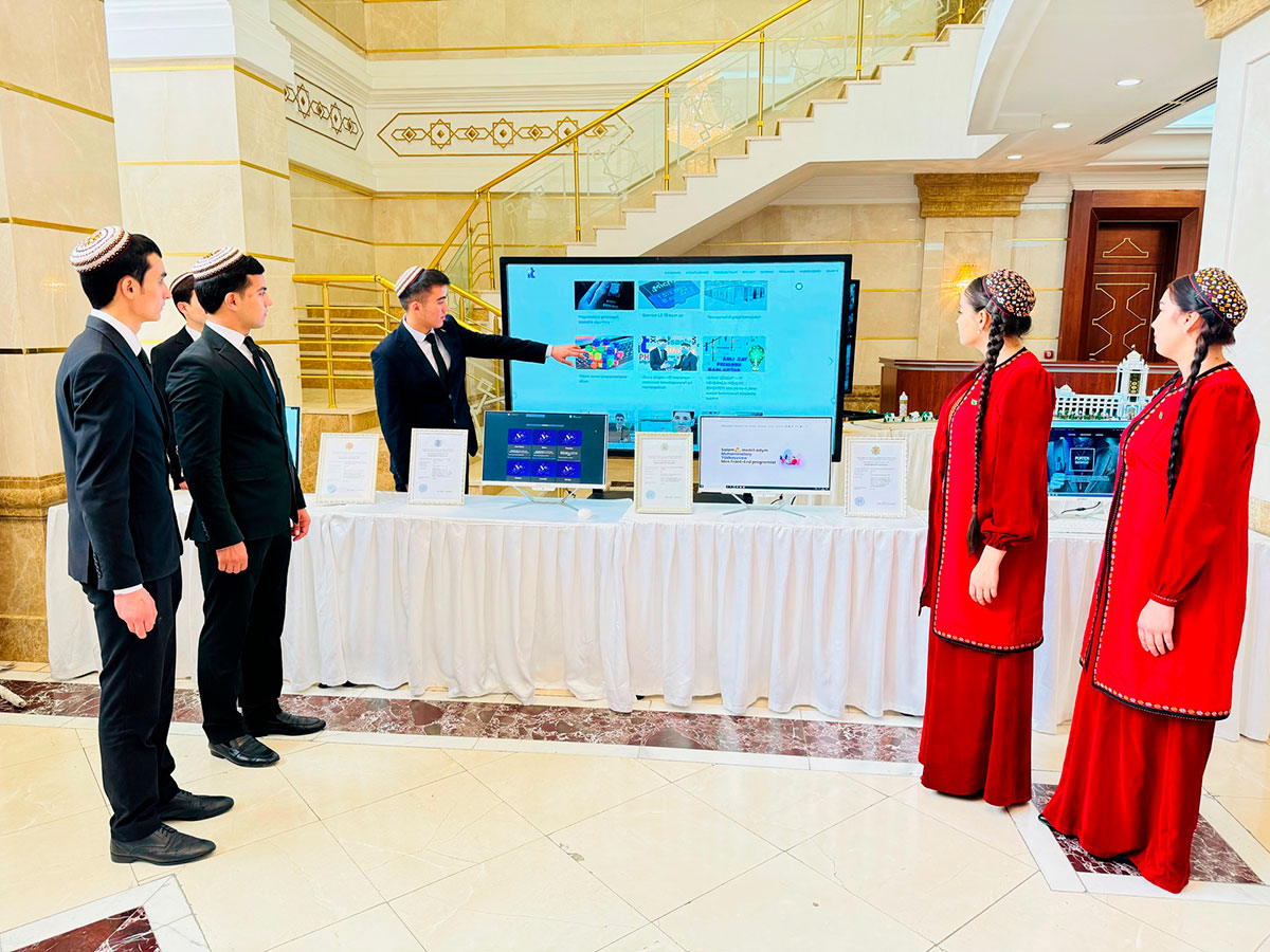 Türkmenistanyň Telekommunikasiýalar we informatika instituty innowasion taslamalar sergisine çagyrýar