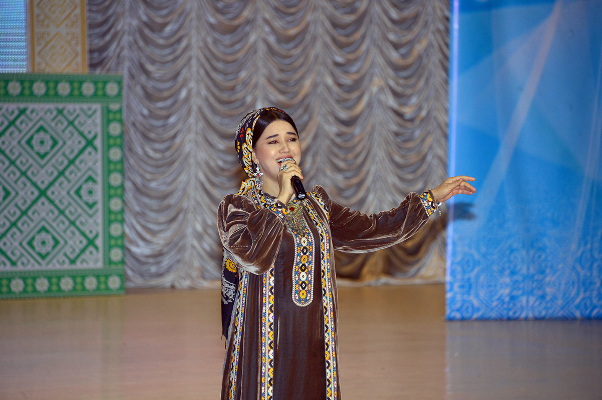 Конференция по случаю публикации стихотворения лидера нации «Да здравствует мирная жизнь!»