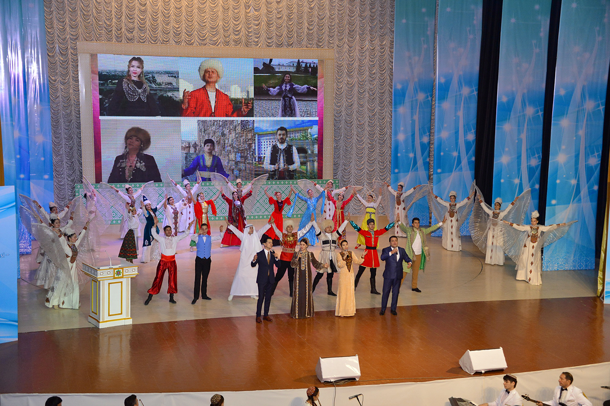 Конференция по случаю публикации стихотворения лидера нации «Да здравствует мирная жизнь!»