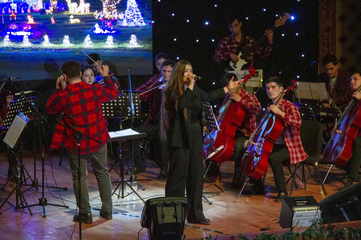 Праздник к нам приходит!