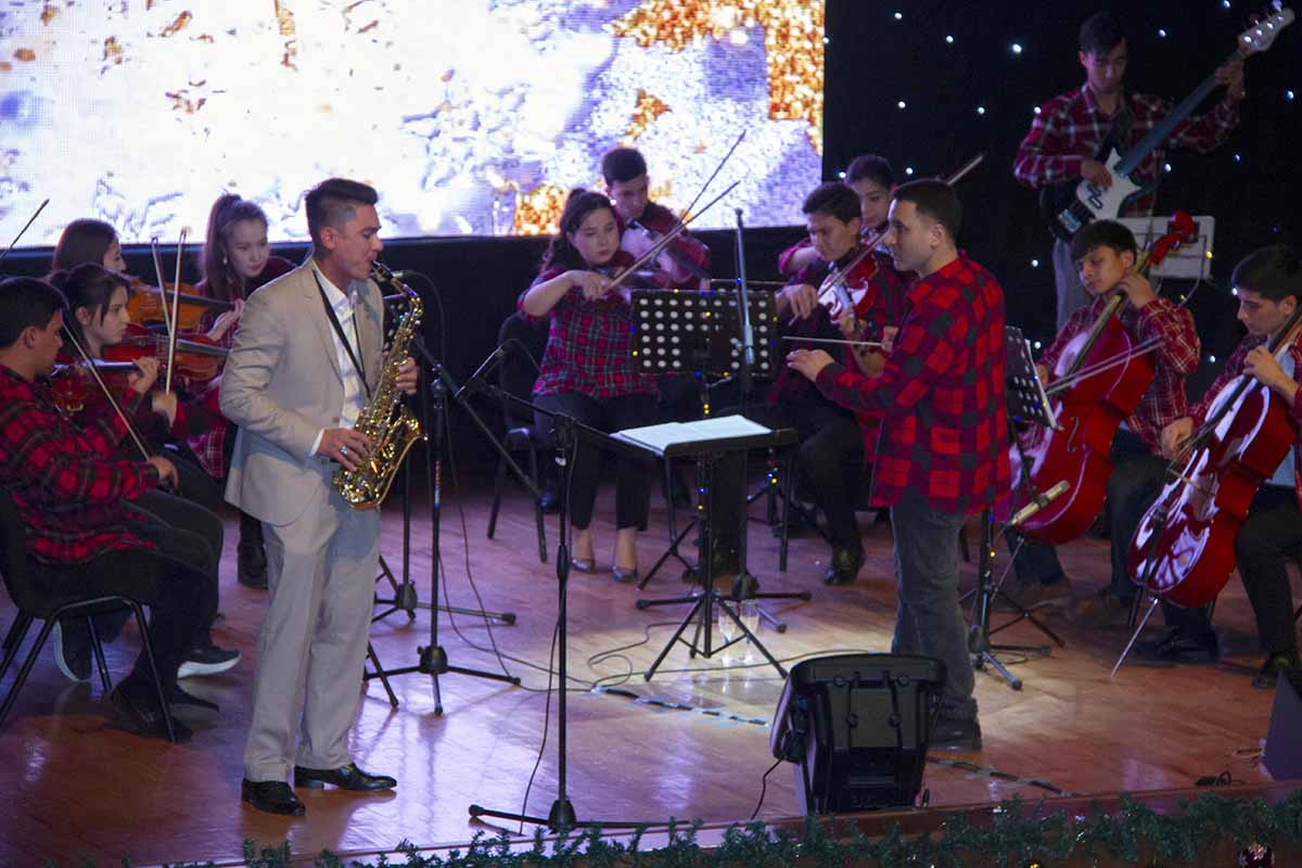 Праздник к нам приходит!