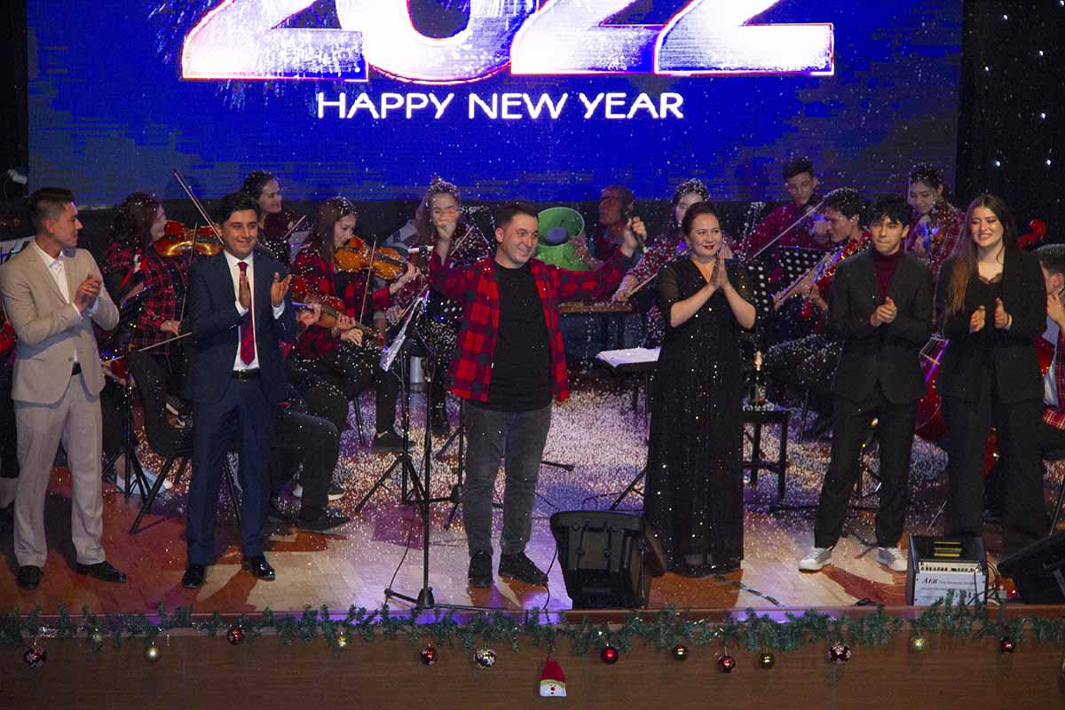 Праздник к нам приходит!