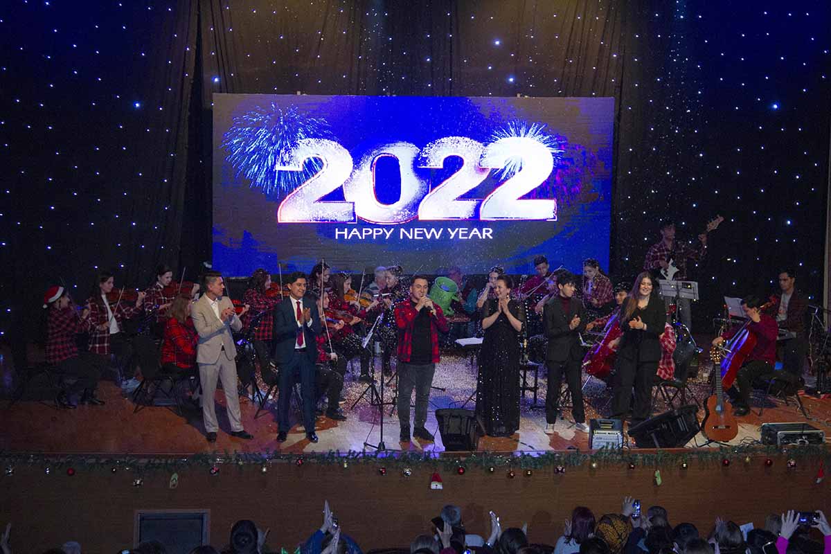 Праздник к нам приходит!