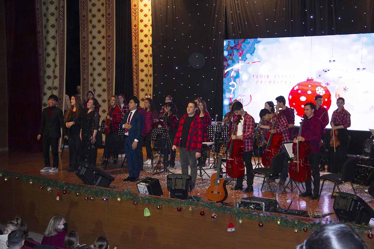 Праздник к нам приходит!