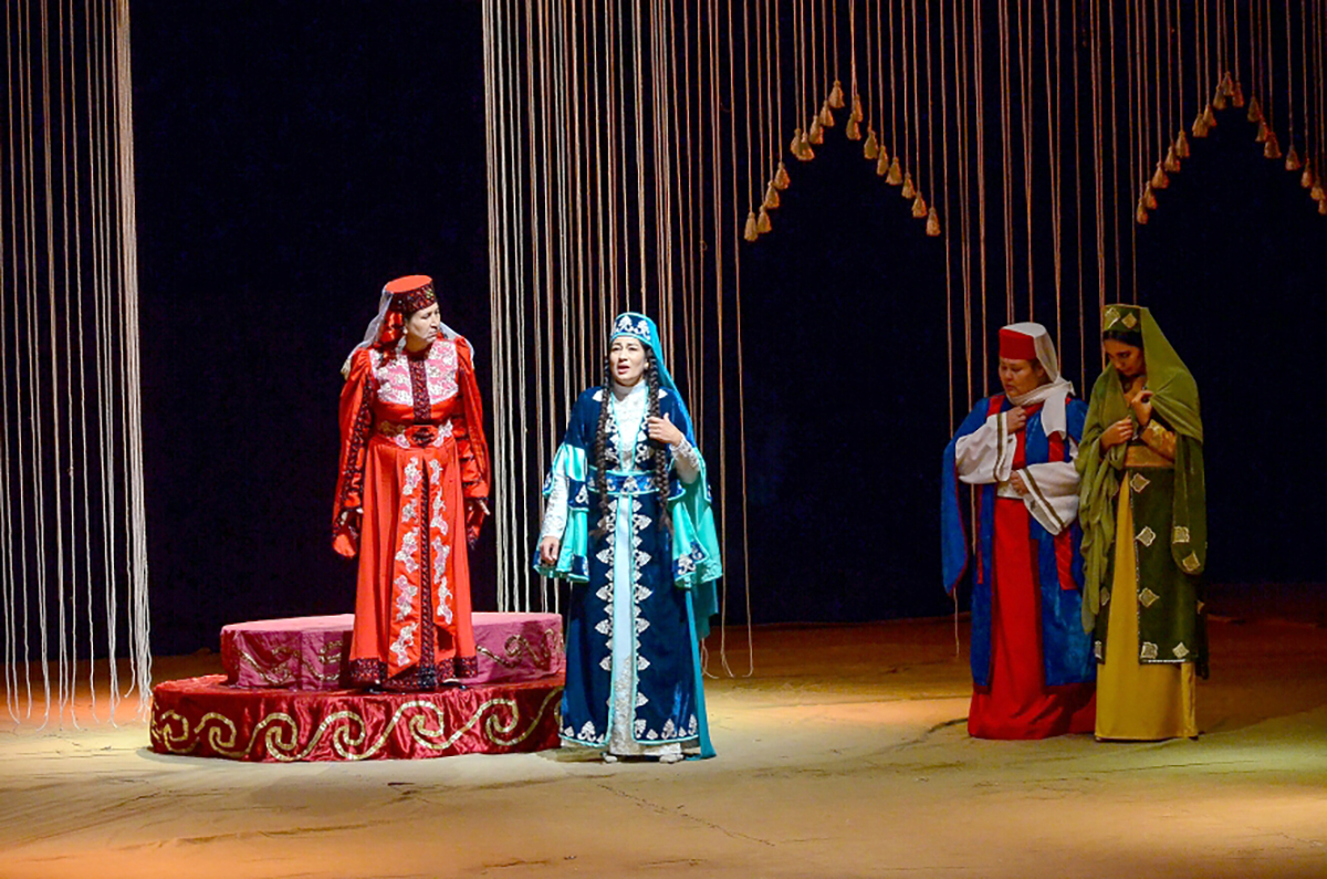 Туркменский народный дестан «Аслы и Керем» впервые поставлен на сцене Балканского театра