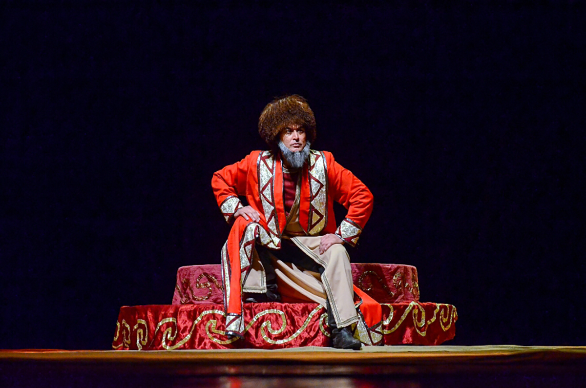 Туркменский народный дестан «Аслы и Керем» впервые поставлен на сцене Балканского театра