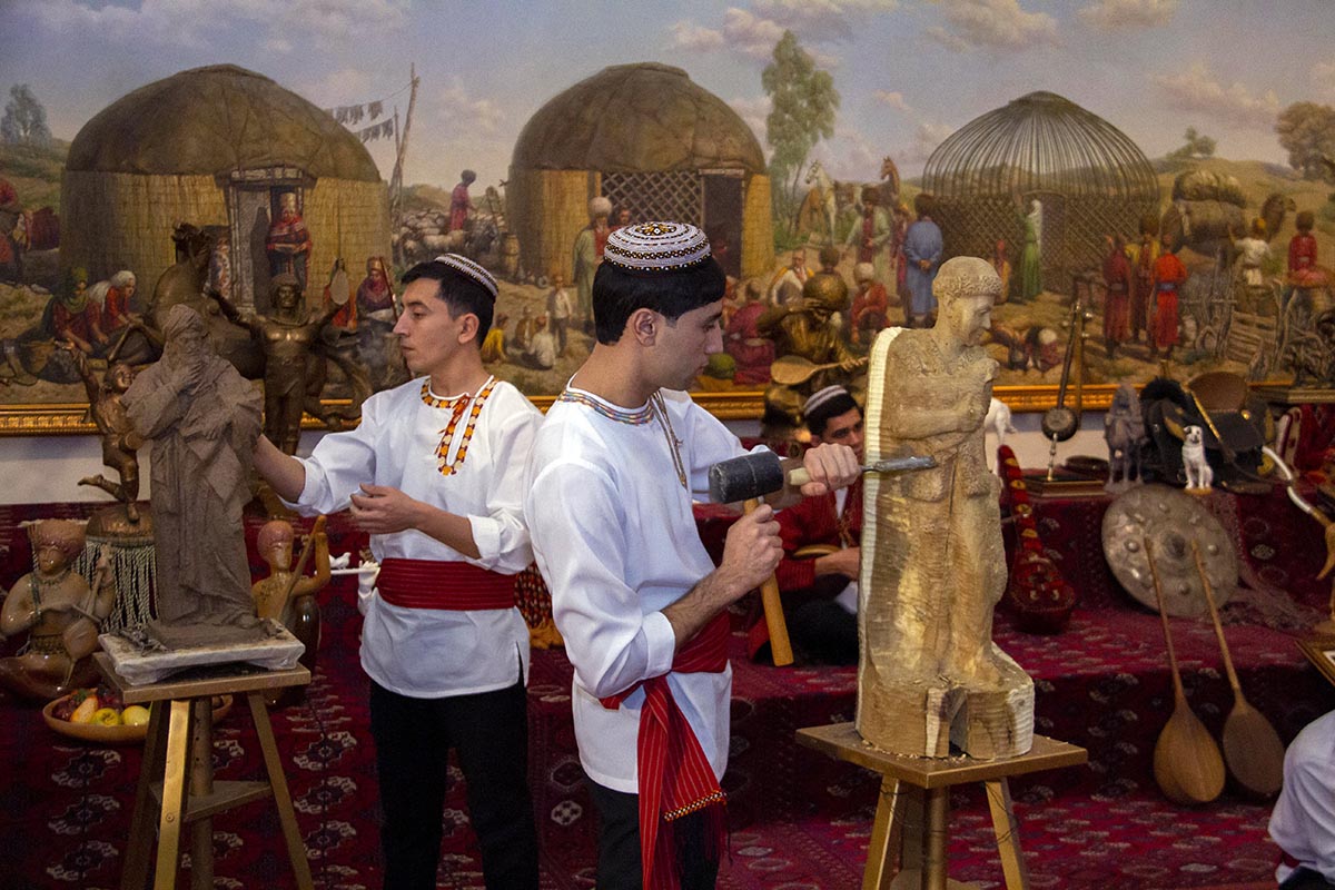 Жизнь туркмен в отражении декоративно-прикладного творчества