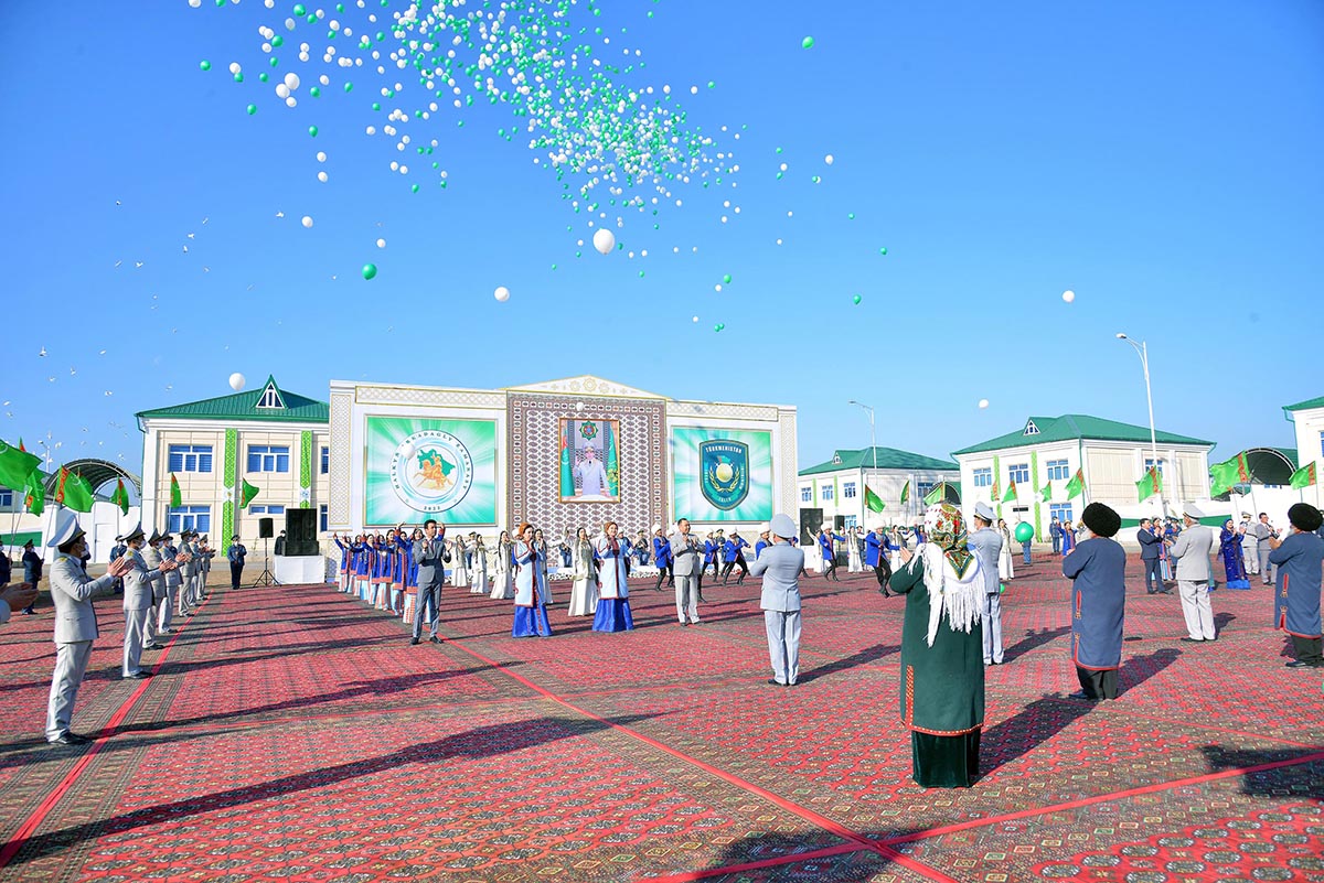 Täze ýaşaýyş jaýlarynyň açylyş dabarasy