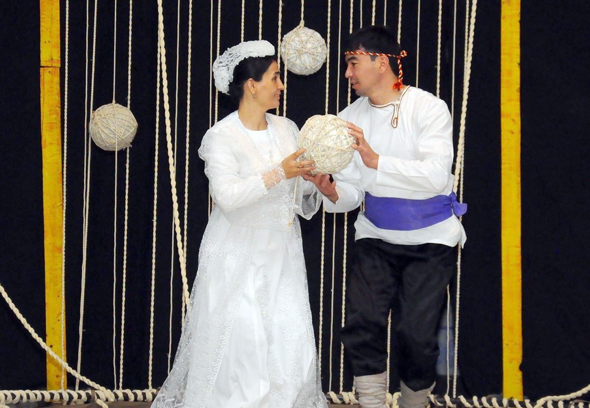 В Дашогузском театре поставили спектакль по мотивам японской сказки