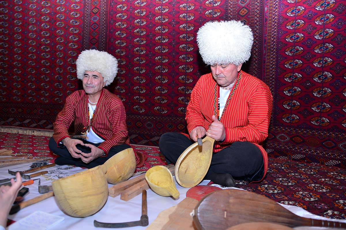 Mukamlar köşgünde dabara geçirildi