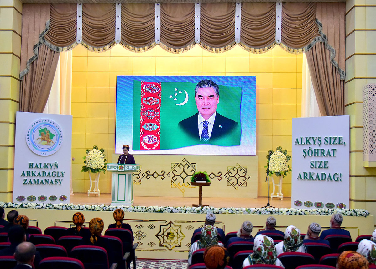 Diýarymyzyň iň gowy etrabyna Türkmenistanyň Prezidentiniň baýragy gowşuryldy