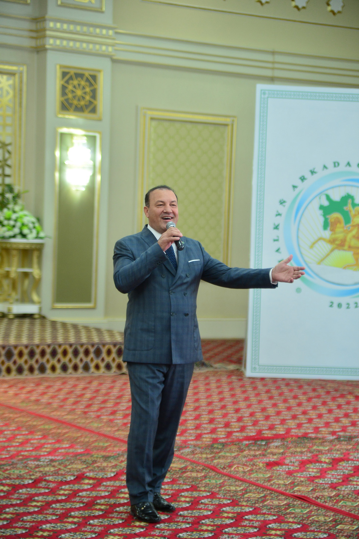 Köp çagaly eneleri hormatlamak dabarasy