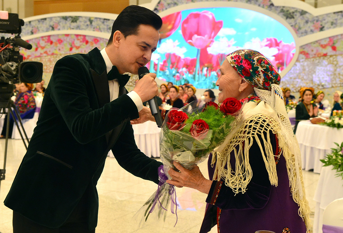 Праздничное торжество по случаю Международного женского дня