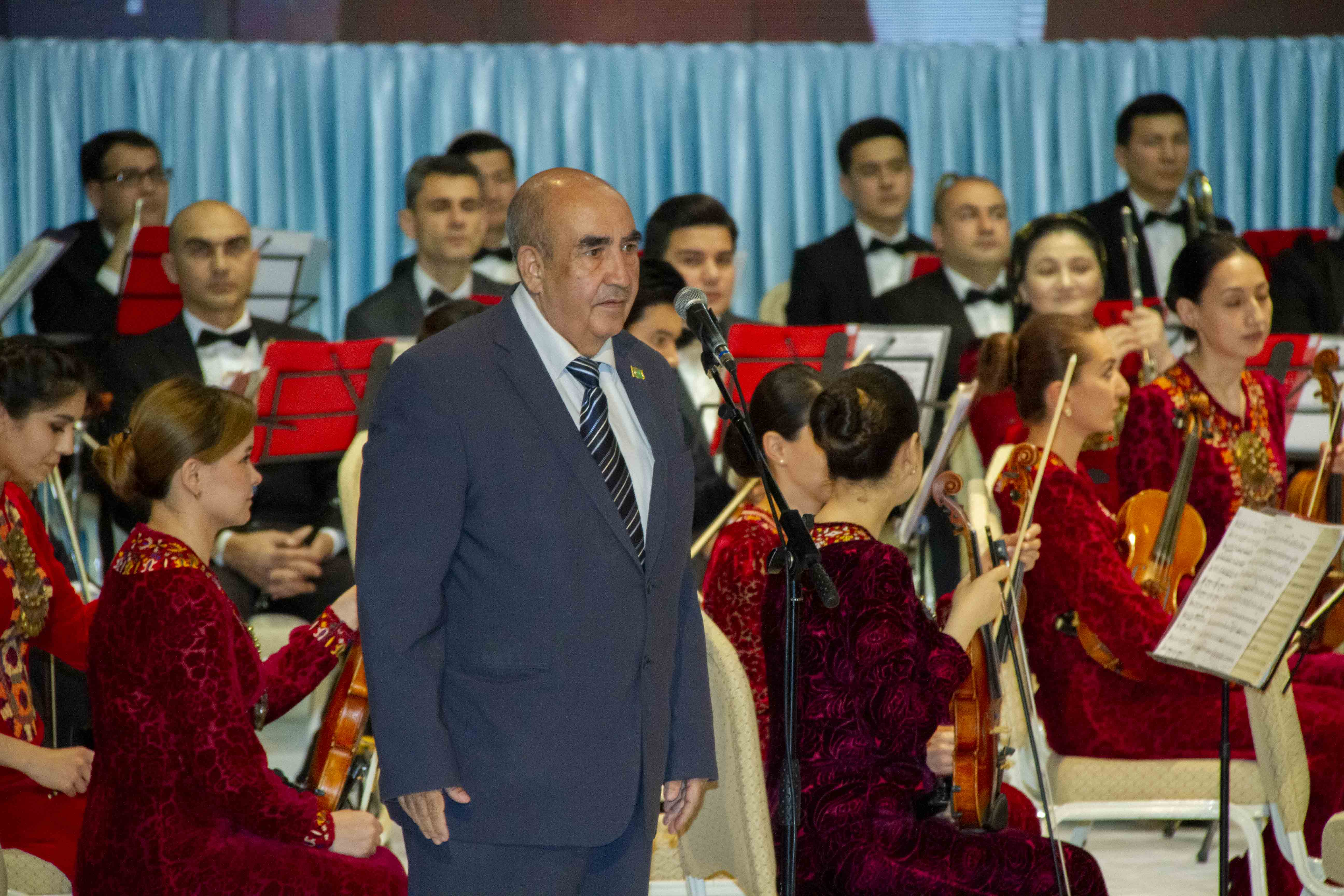 Атагельды Гарягдыев встретил свой день рождения на сцене