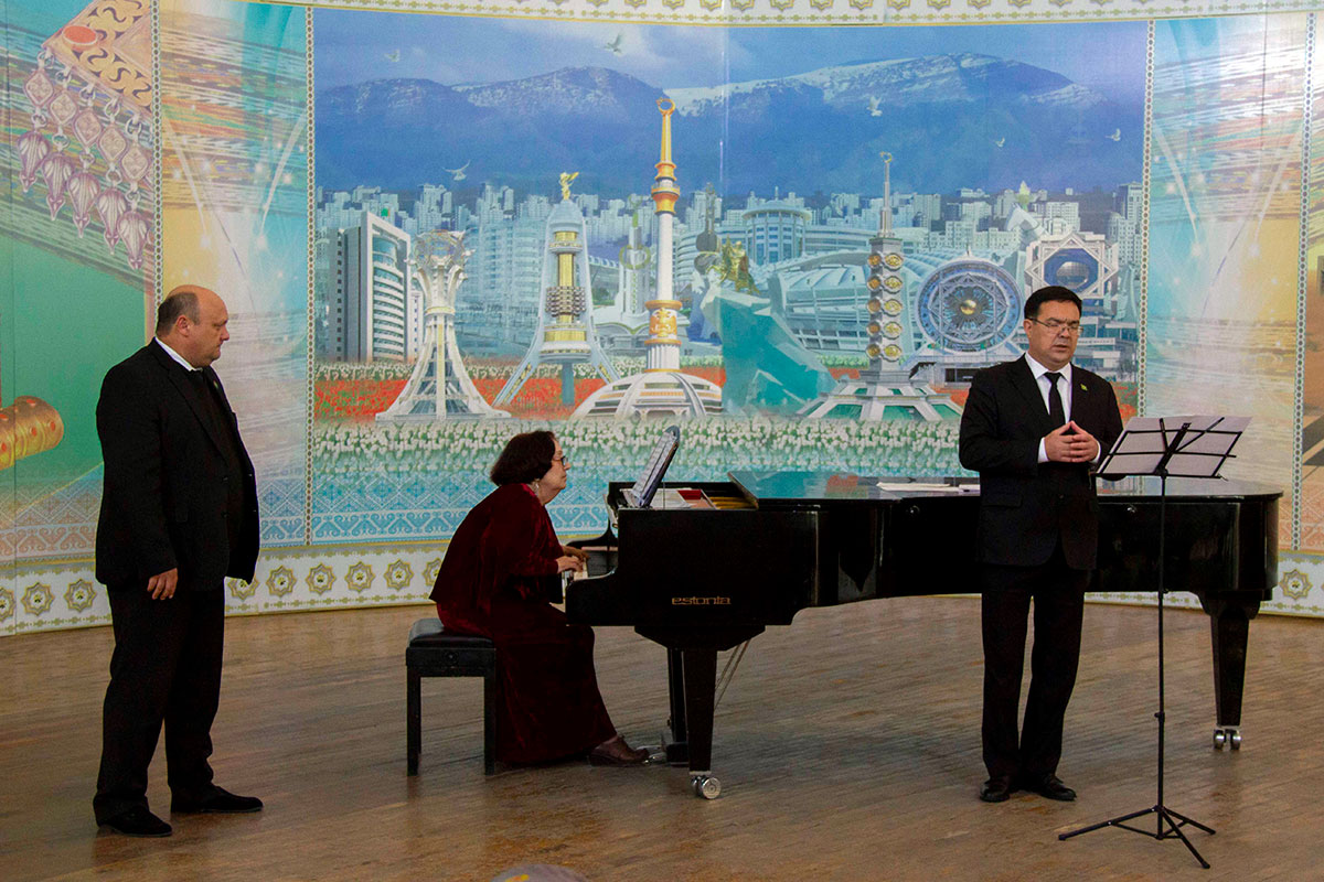 Концерт по произведениям Данатара Овезова