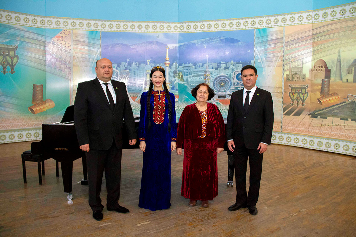 Концерт по произведениям Данатара Овезова