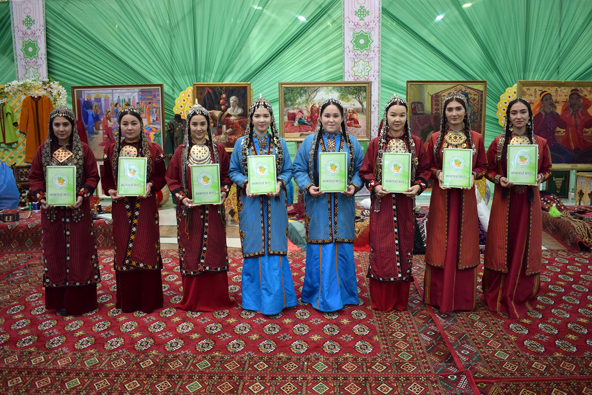 «Edepli hem çeper elli türkmen gözeli» atly bäsleşik geçirildi