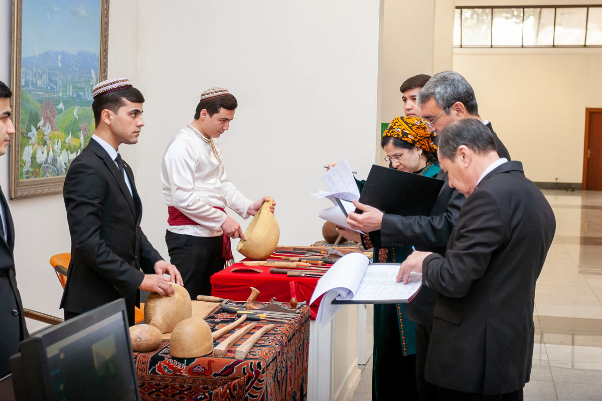 Şägirt halypadan ozdurmasa, hünär ýiter