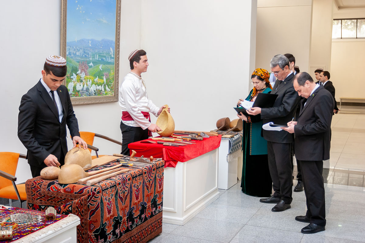 Şägirt halypadan ozdurmasa, hünär ýiter