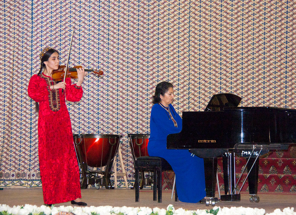 Творческая встреча воспитанников и коллег Николая Амиянца