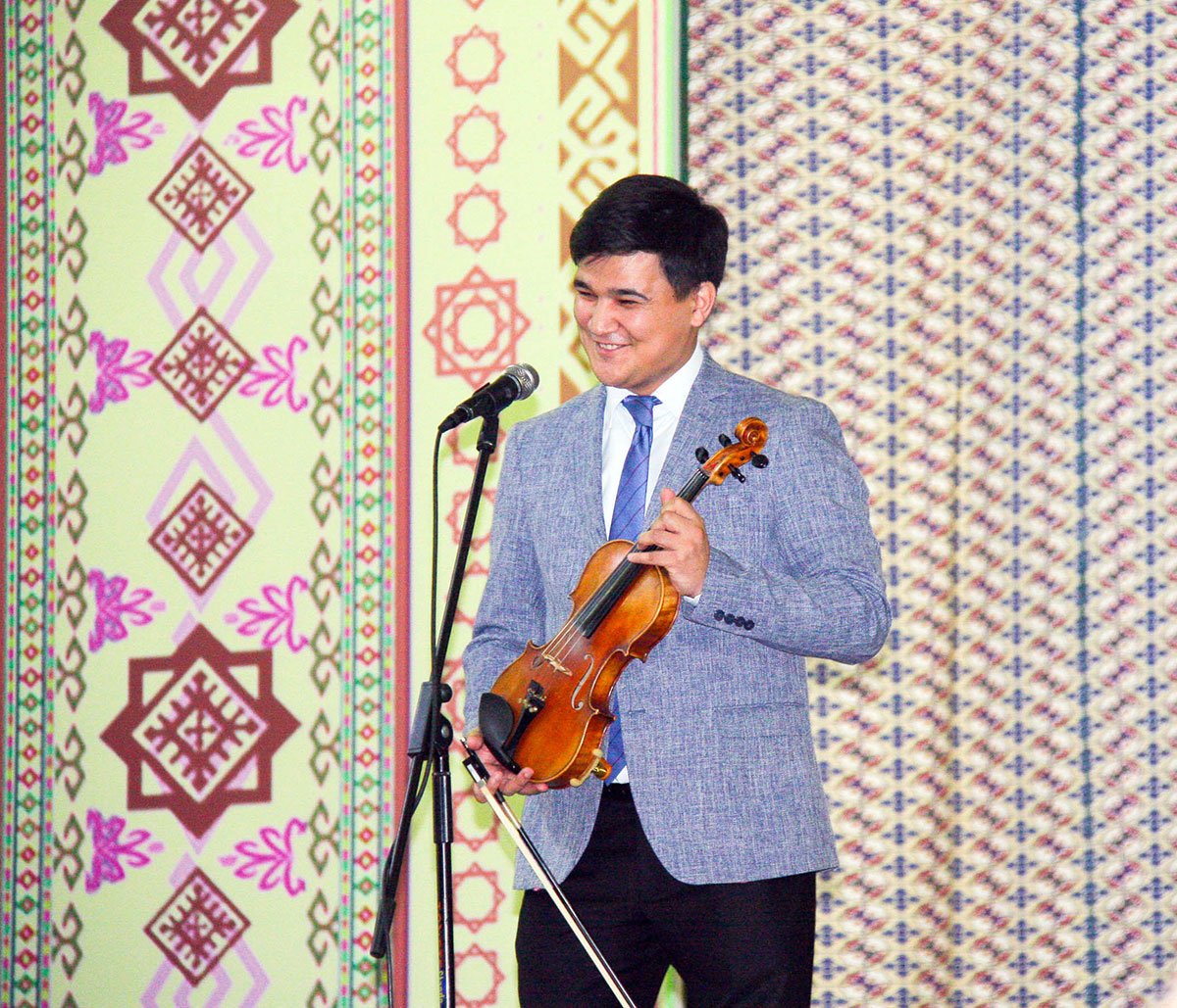 Творческая встреча воспитанников и коллег Николая Амиянца