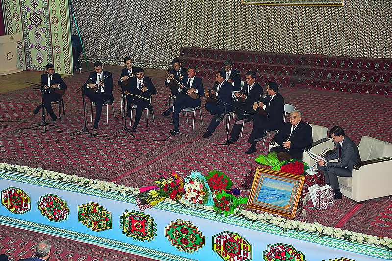 Консерватория чествует народного дутариста Акмурата Чарыева