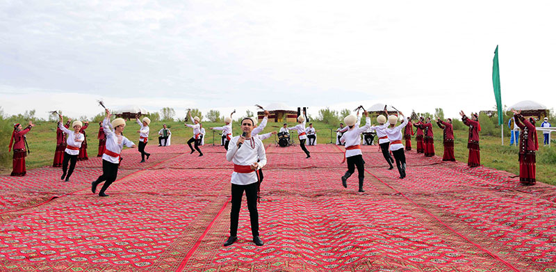 Bedew baýramyna bagyşlanan atly ýöriş