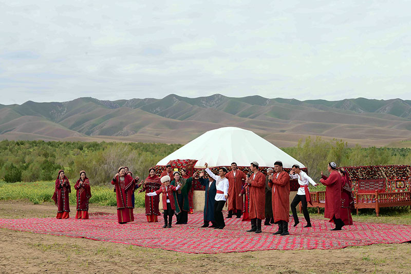 Bedew baýramyna bagyşlanan atly ýöriş