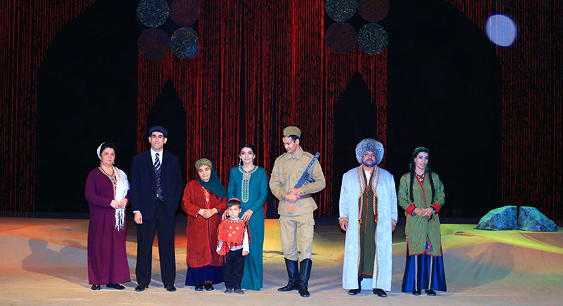 Роман Амана Кекилова «Любовь» воплощён на театральной сцене