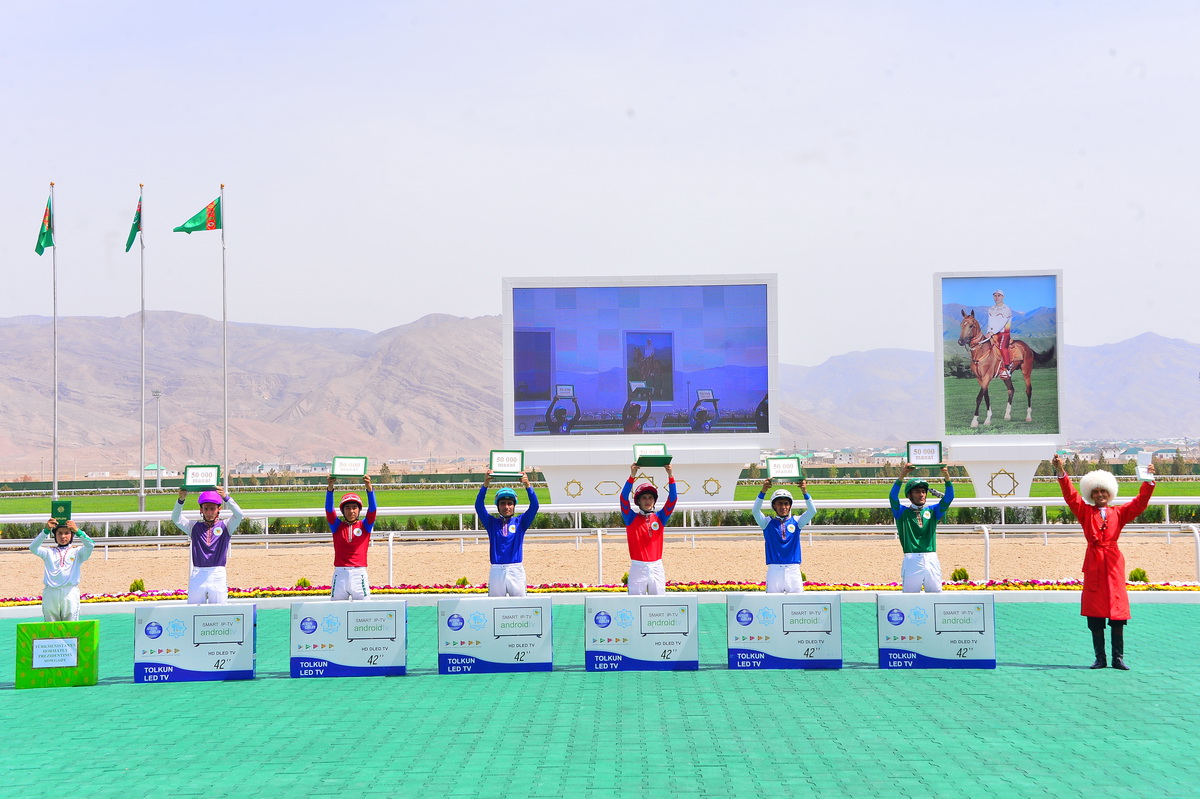 Balkan atçylyk sport toplumyndaky baýramçylyk at çapyşyklary