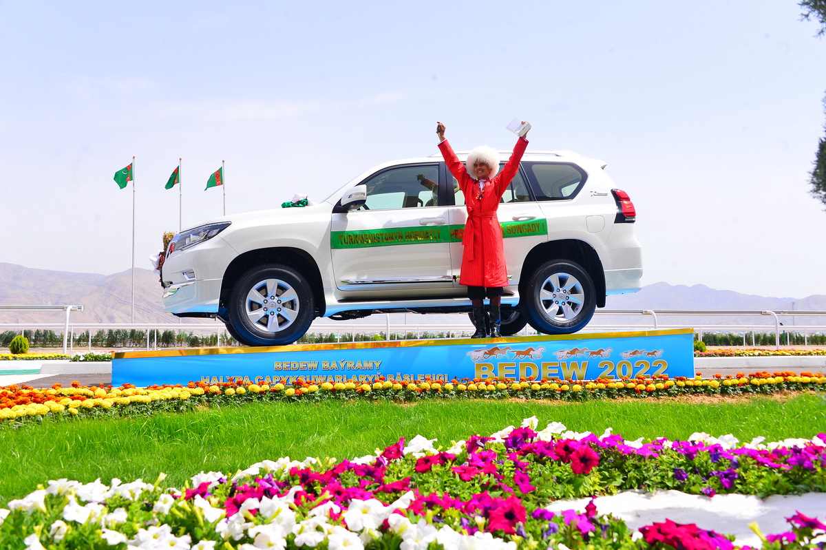 Balkan atçylyk sport toplumyndaky baýramçylyk at çapyşyklary