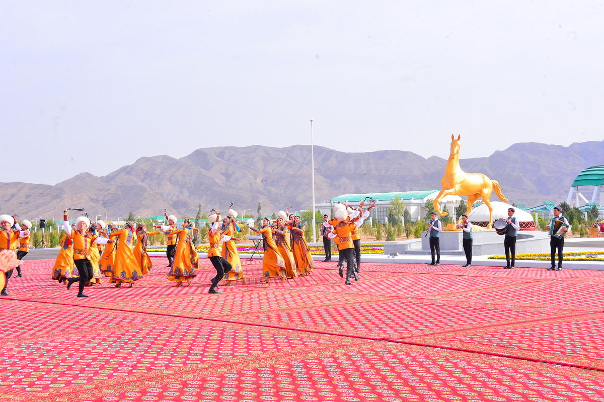Balkan atçylyk sport toplumyndaky baýramçylyk at çapyşyklary