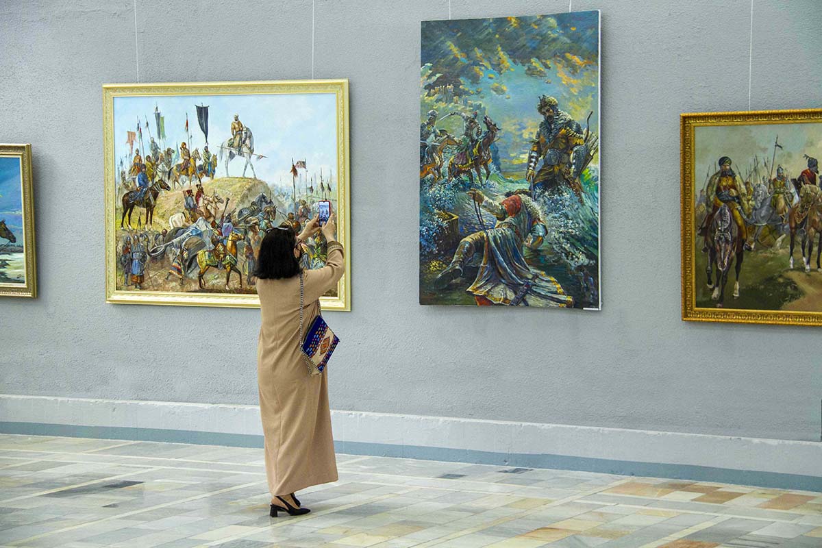 Прекрасные ахалтекинские кони в живописных и скульптурных произведениях