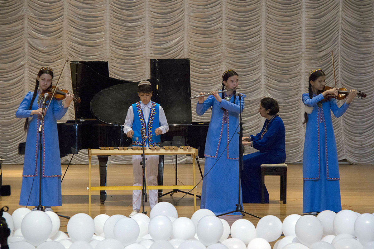 Концерт в честь юбилея школы