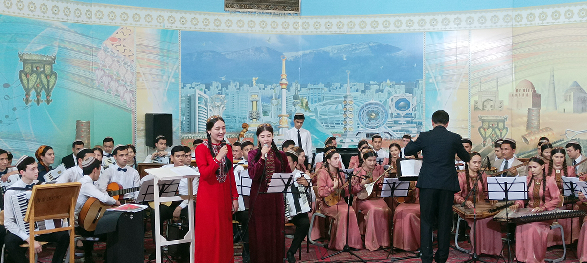 Два оркестра посвятили концерт Дню Победы