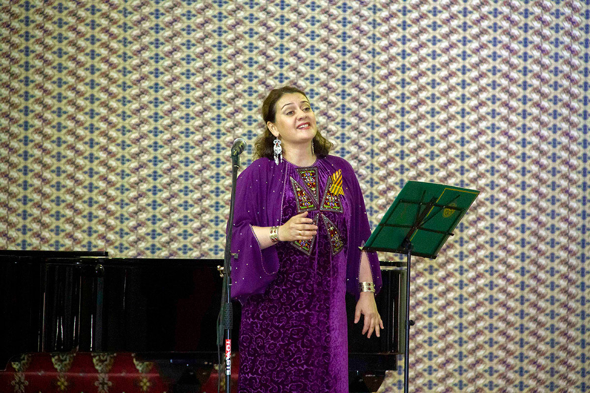 Песню «День Победы» с артистами пел весь зал