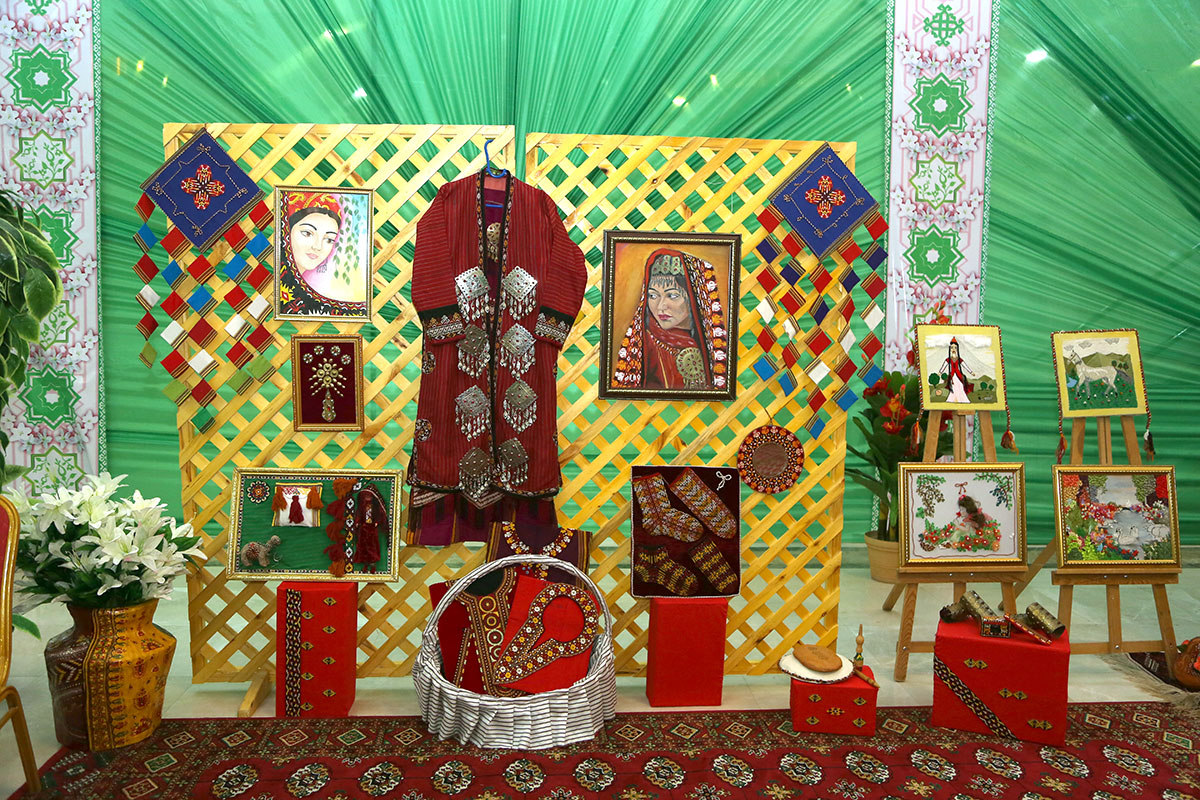 «Iň gowy Gyzlar kluby» atly bäsleşigiň jemleýji tapgyry geçirildi