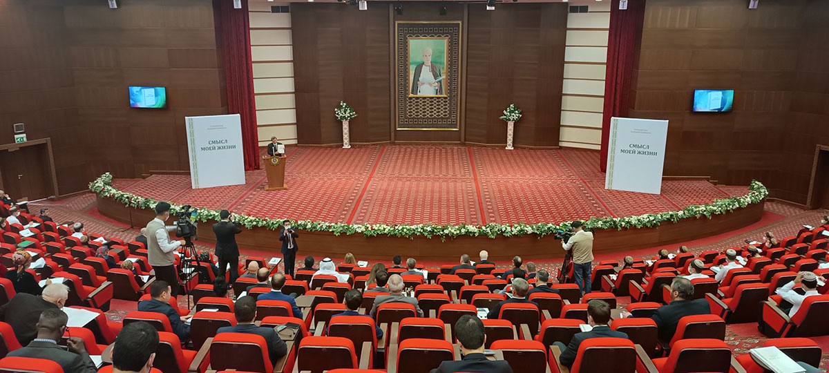 Arkadagymyzyň  “Ömrümiň manysy” kitaby rus dilinde neşir edildi