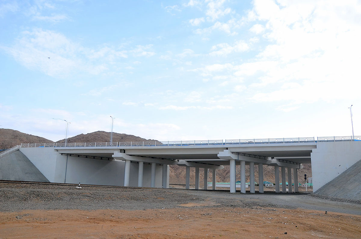 Täze köpri ulanylmaga berildi