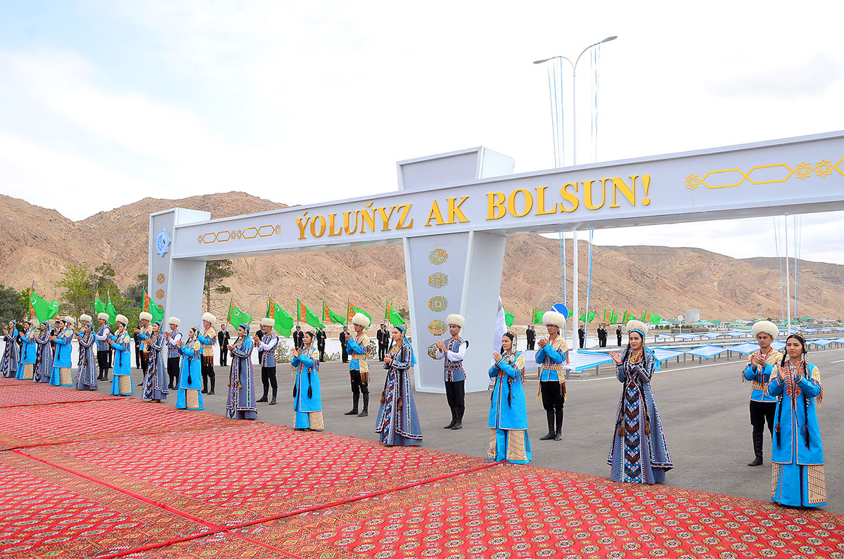 Täze köpri ulanylmaga berildi