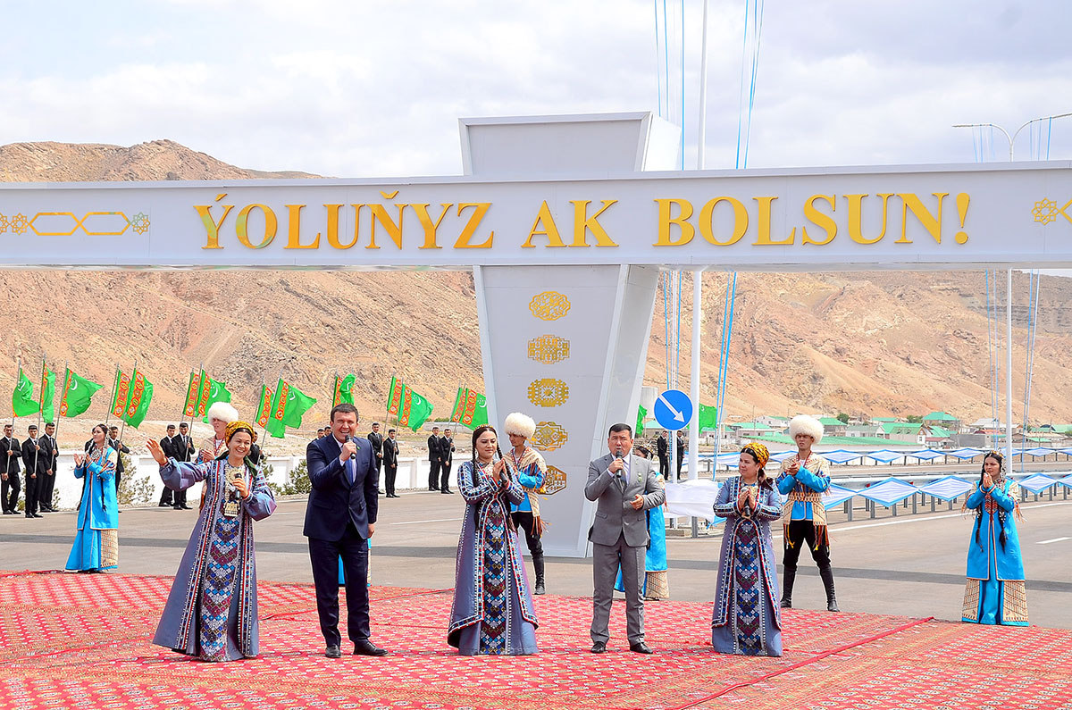 Täze köpri ulanylmaga berildi