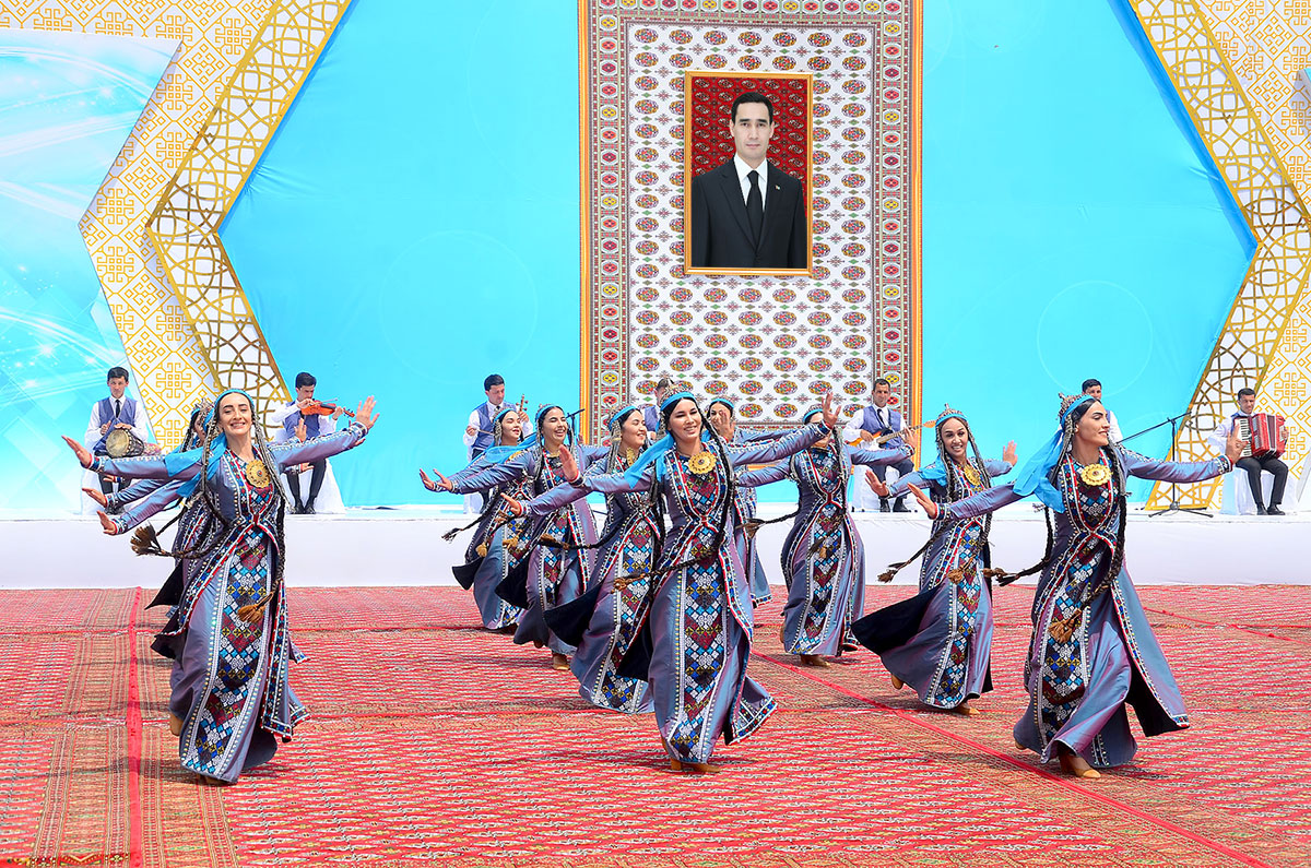 Täze köpri ulanylmaga berildi