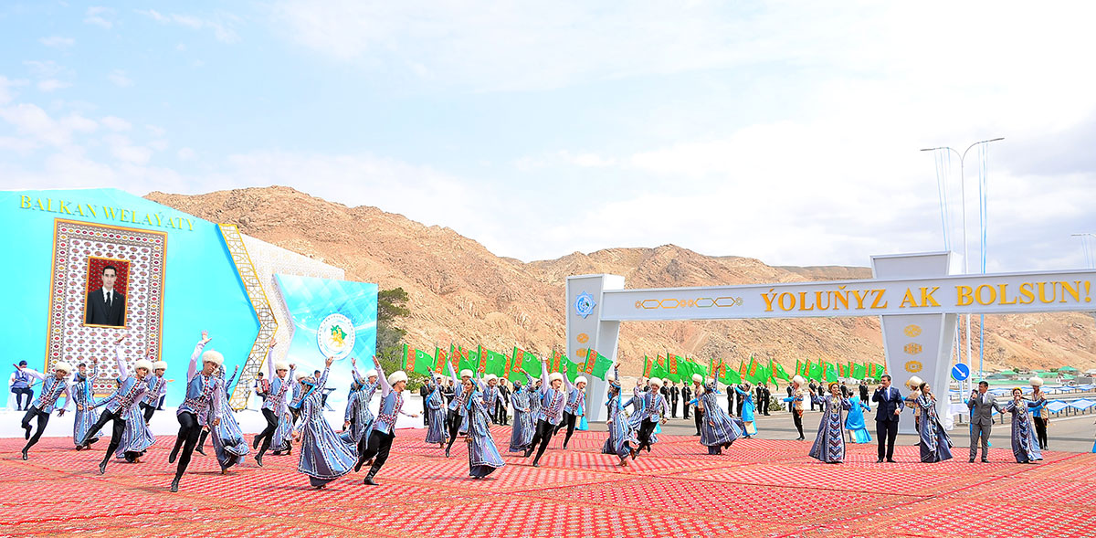 Täze köpri ulanylmaga berildi