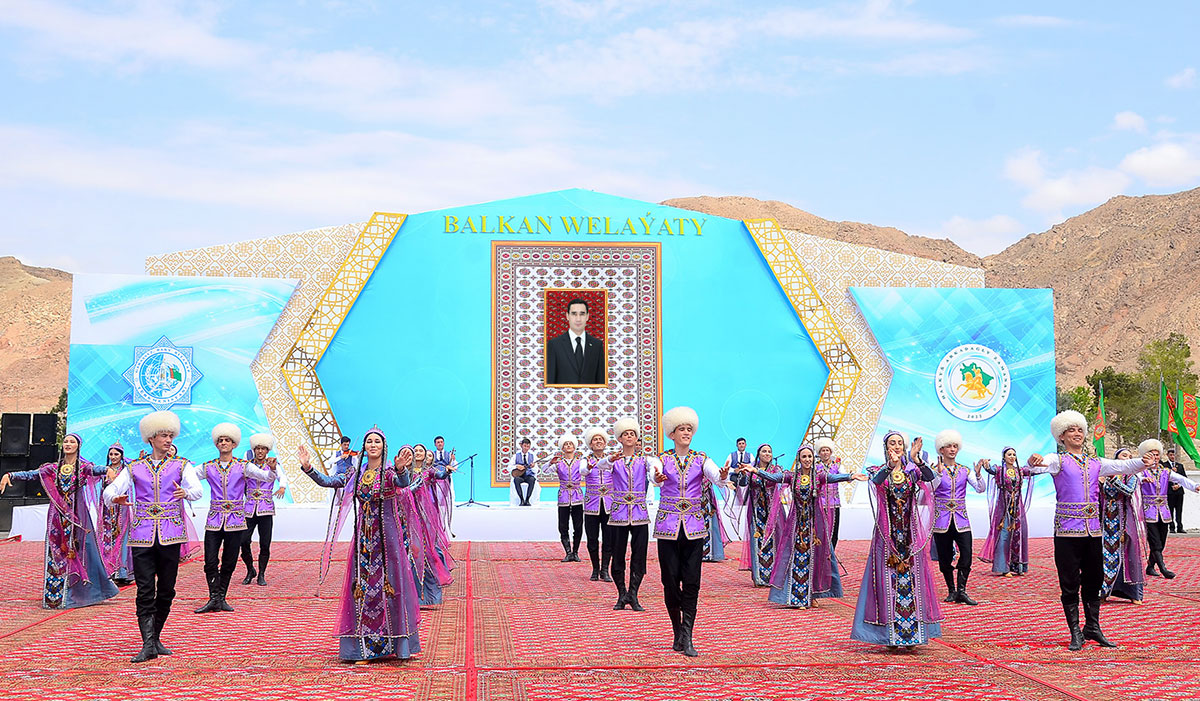 Täze köpri ulanylmaga berildi