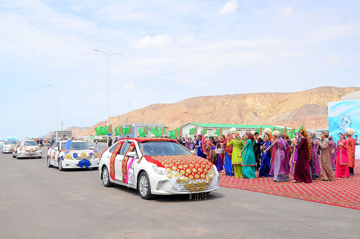 Täze köpri ulanylmaga berildi
