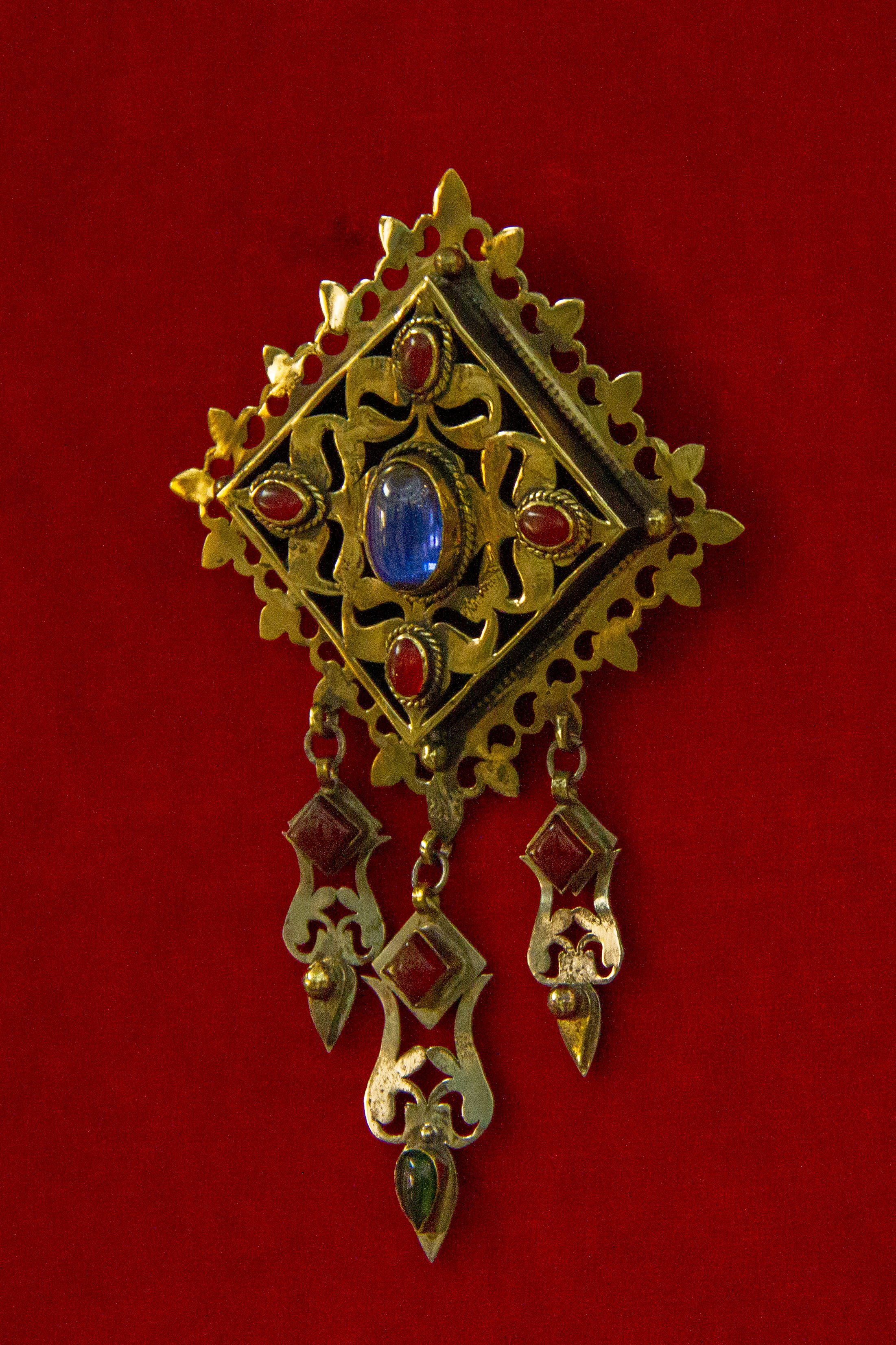 Çeperçilik mekdepleriniň uçurymlarynyň hoşlaşyk sergisi