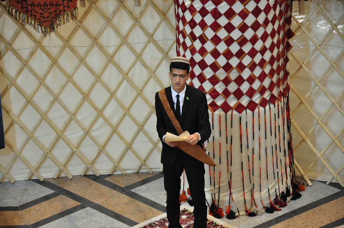 «Parahatçylygyň ýaş çaparlary»: bäsleşigiň ýarym finalyna gatnaşýanlar belli boldy