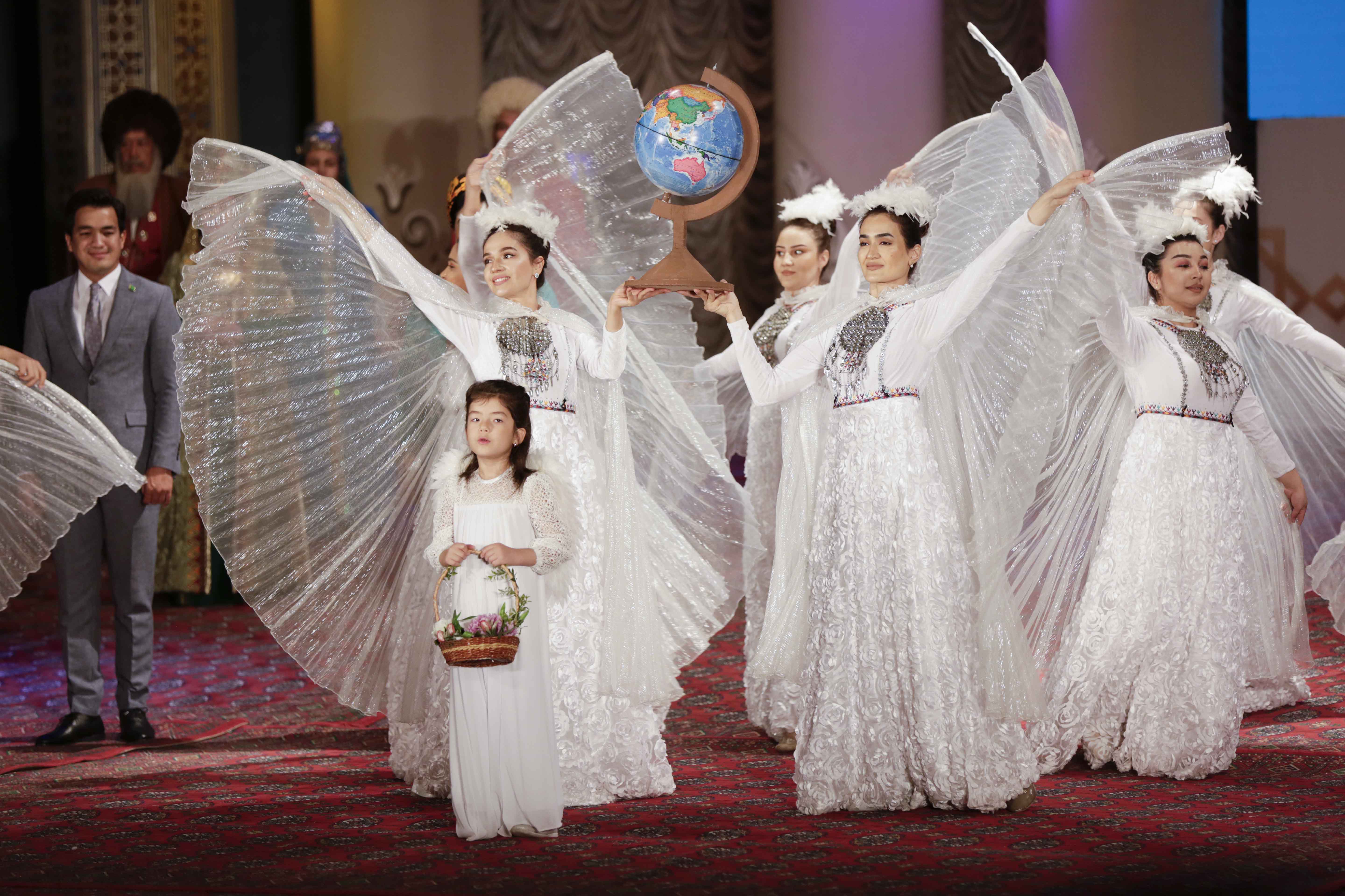 Фестиваль – это праздник на сценах столичных театров