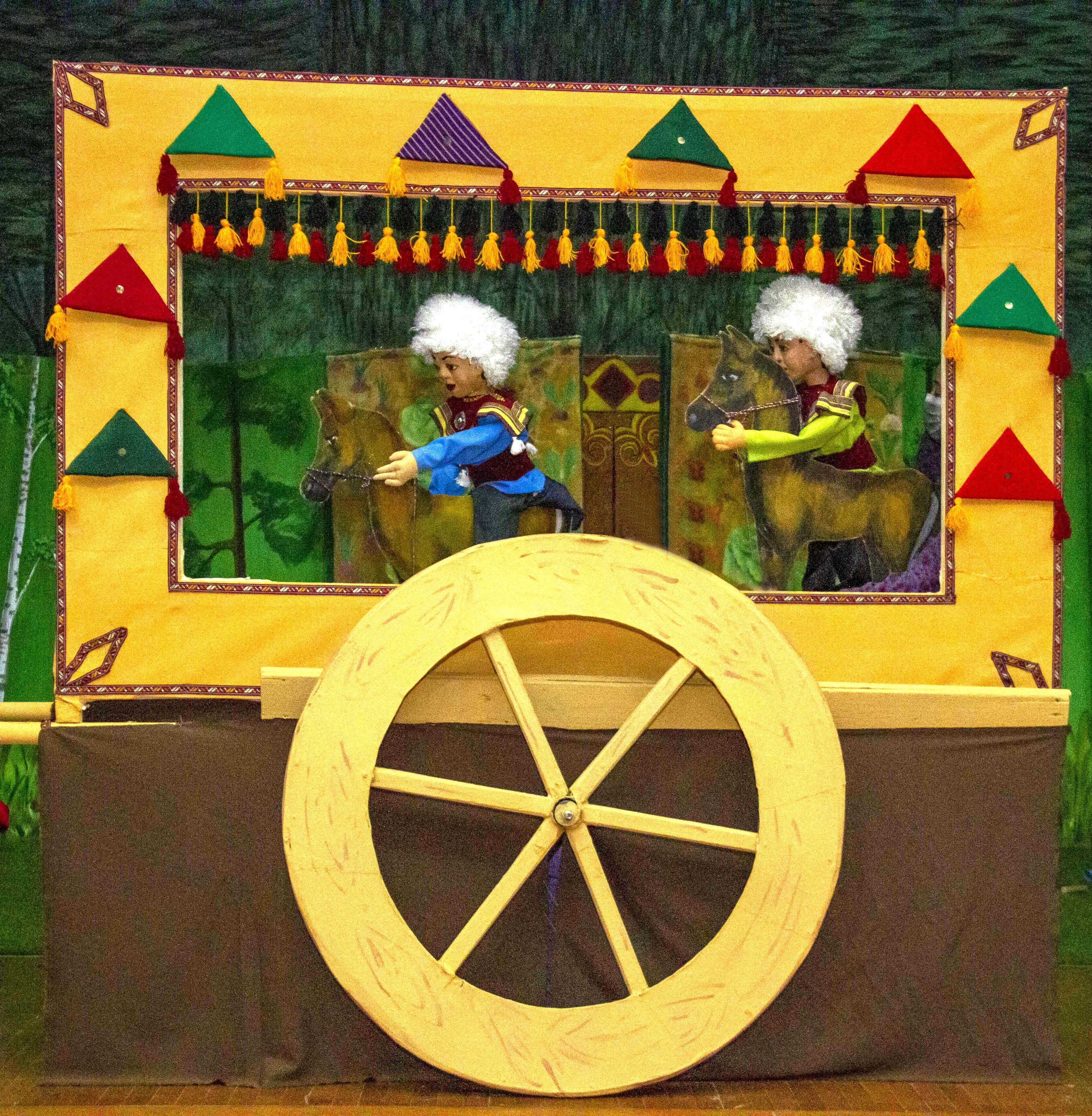 В гостях у сказки: Туркменский кукольный театр показал премьеру спектакля «Gyzyl alma»