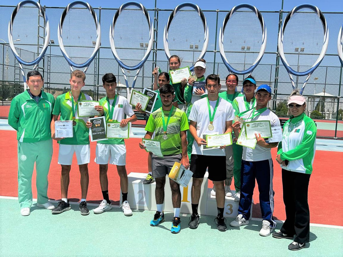 Tennis boýunça Aşgabadyň açyk çempionatynyň ýeňijileri belli boldy